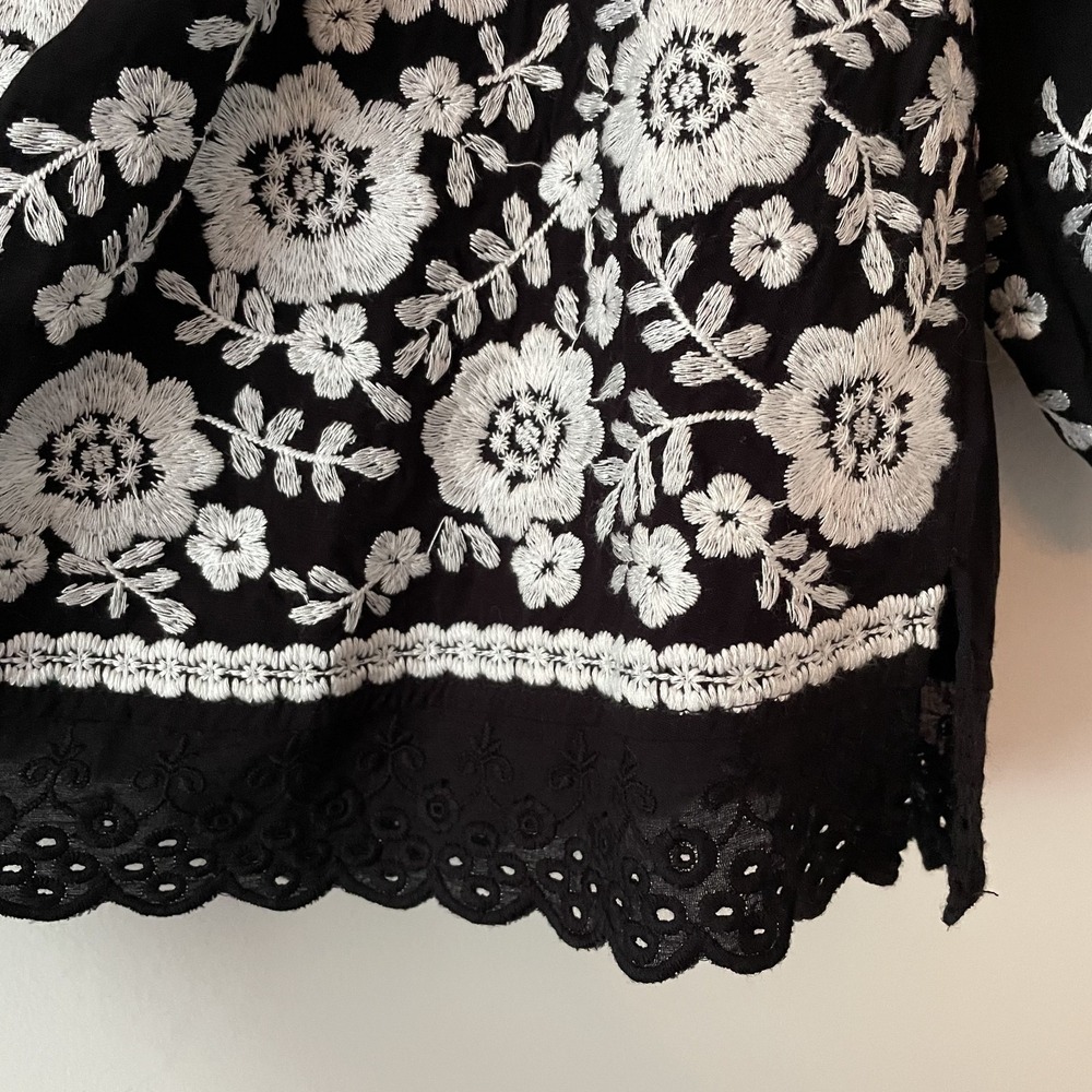 Savanna Jane Floral Embroidered Blouse Black Sz S Boho Western Eyelet Scalloped - Picture 4 of 9